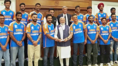 Photo of भारत लौटी टीम इंडिया ने पीेएम मोदी से की भेंट